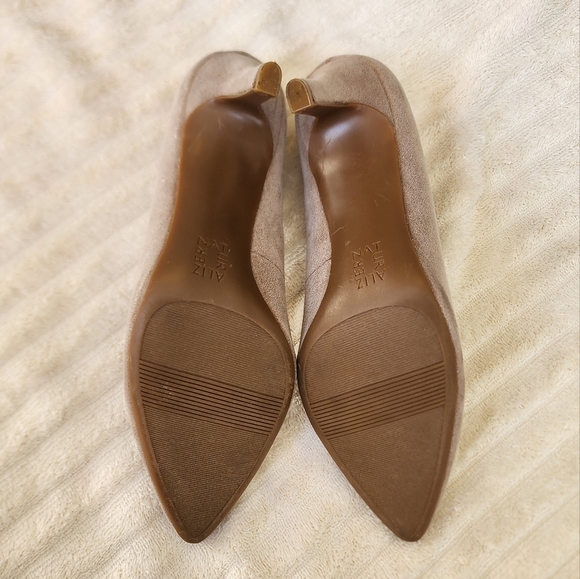 Like New Naturalizer Elicia Heels - Picture 2 of 7